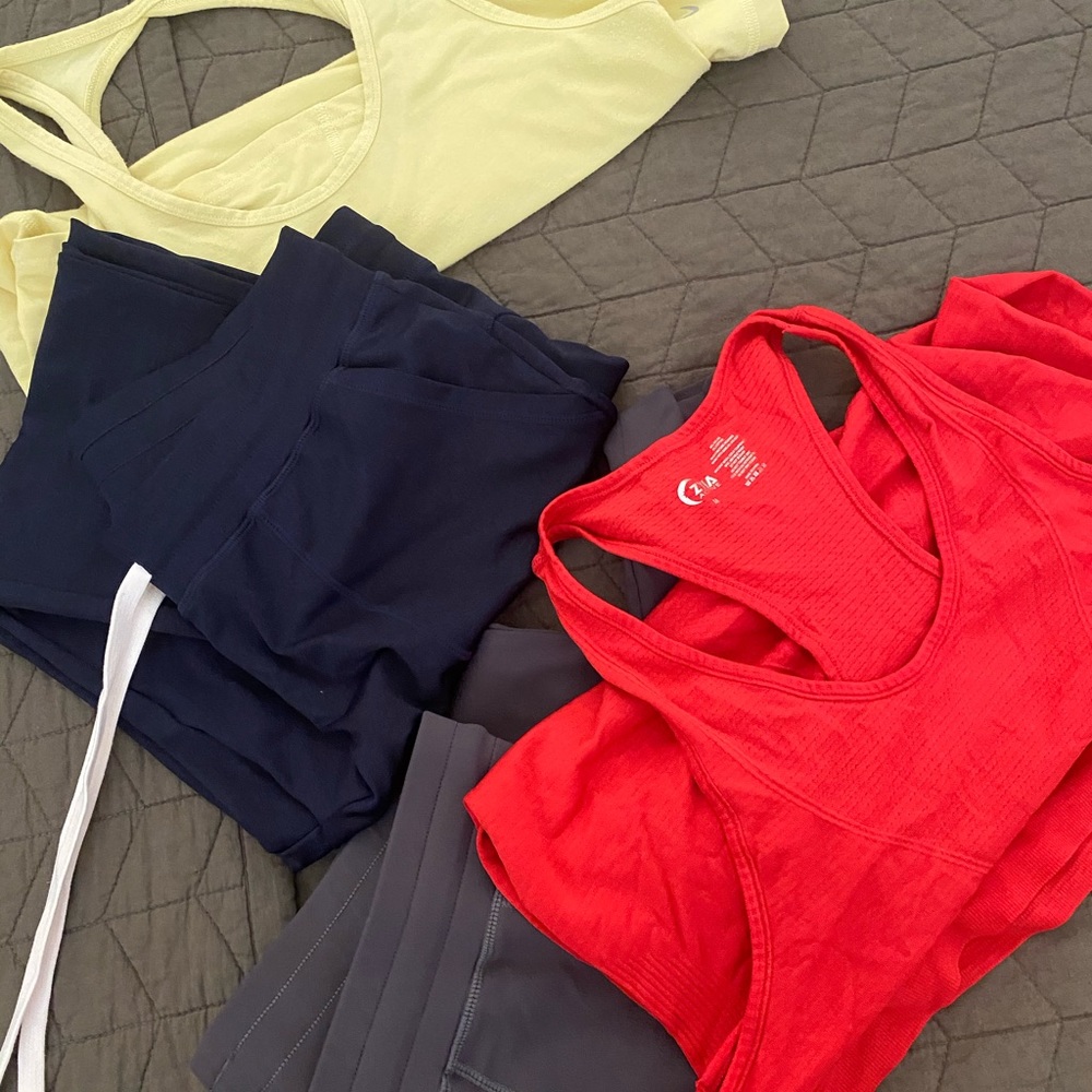 Zyia joggers and 2 tanks size medium